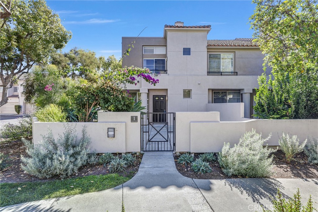Home sweet home on corner lot - 1 Willow Wind, Aliso Viejo CA 92656 - photo 1