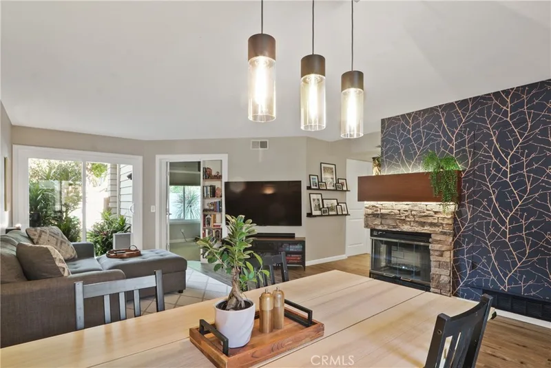 10 Glenoaks, Aliso Viejo