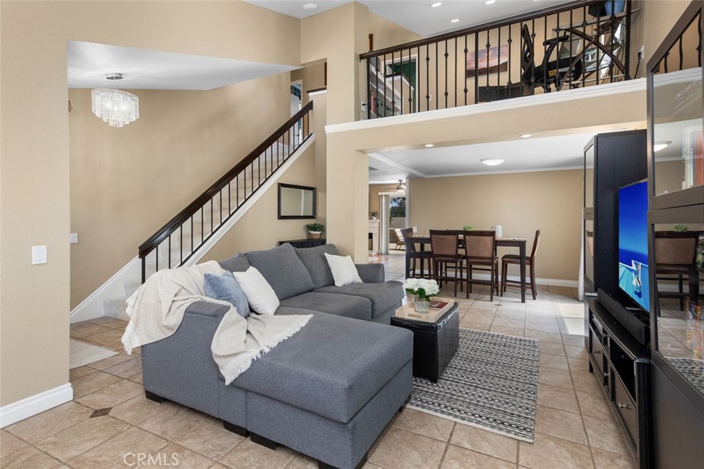 Vaulted Ceilings at the Entry - 10 Windflower, Aliso Viejo CA 92656 - photo 6