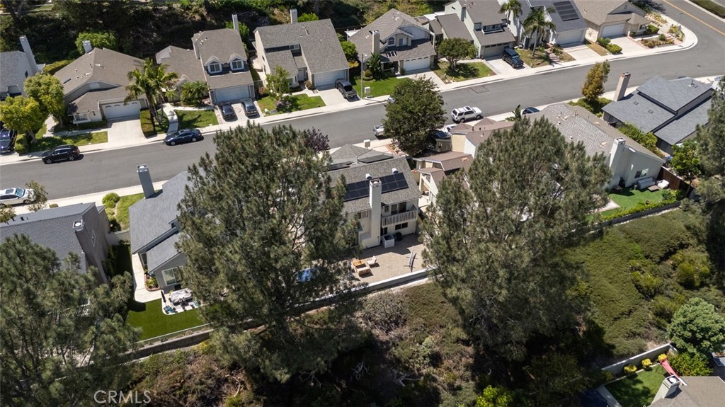 Private lot with neighborhood Greenbelt providing extra spacing between homes - 10 Windflower, Aliso Viejo CA 92656 - photo 29