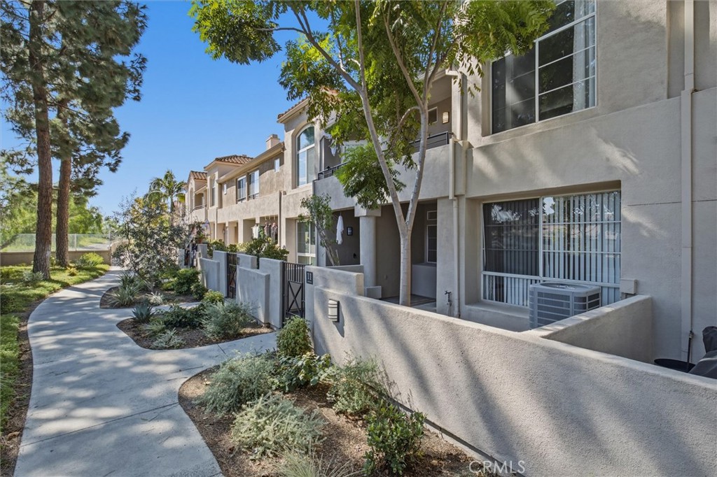 11 Softwind, Aliso Viejo CA 92656 - photo 32