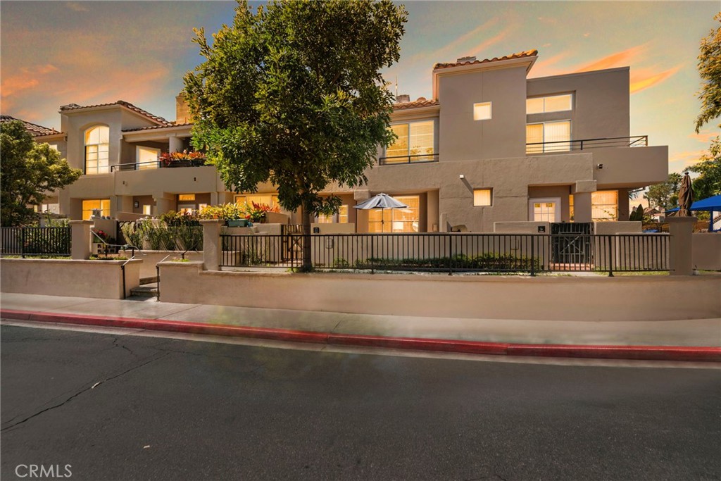 11 Windgate, Aliso Viejo CA 92656 - photo 1