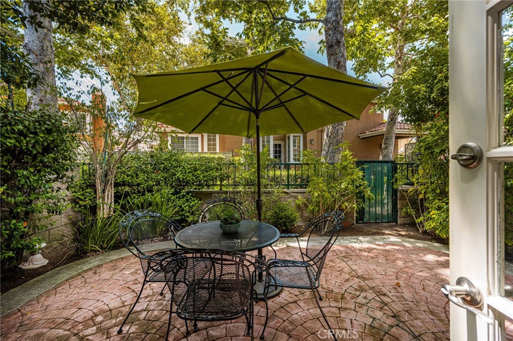 Beautiful patio area to have your morning coffee! - 118 Matisse, Aliso Viejo CA 92656 - photo 5
