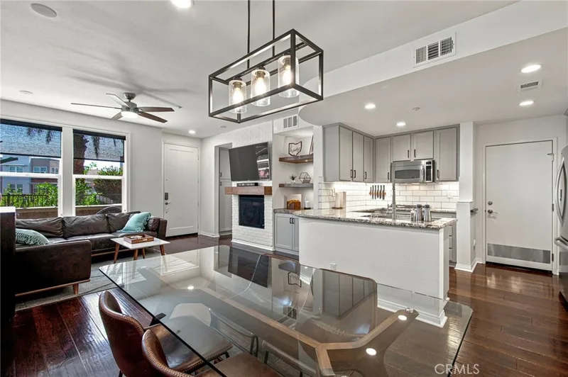 12 Midtown, Aliso Viejo
