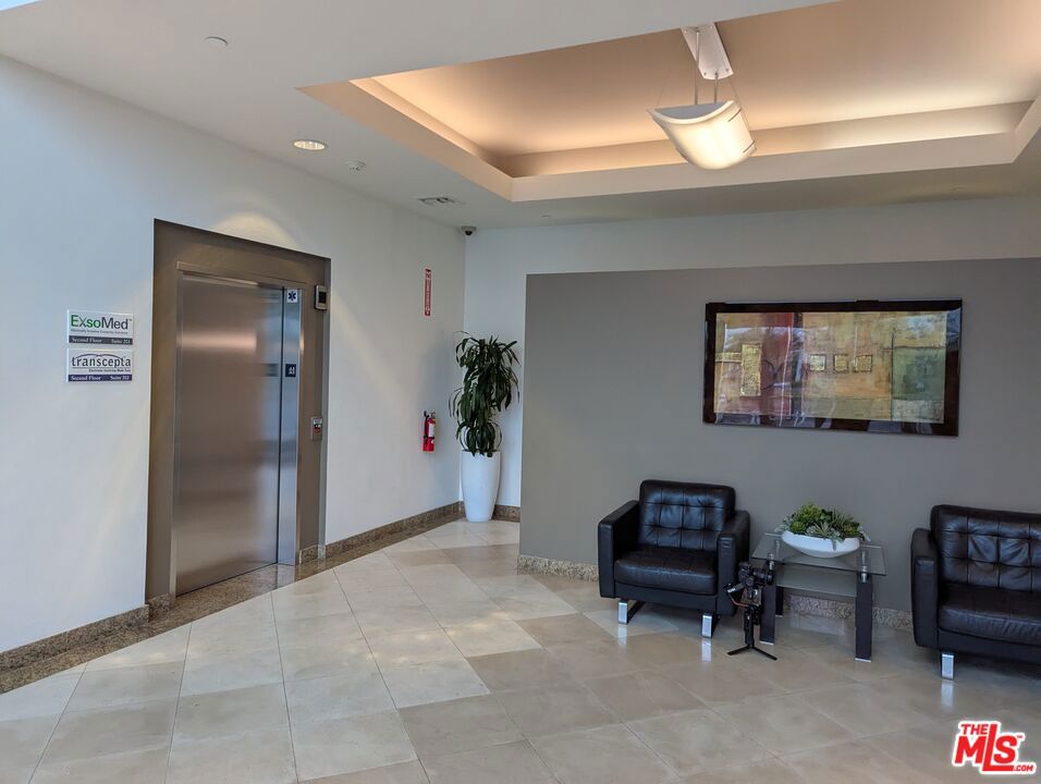 135 Columbia, Aliso Viejo CA 92656 - photo 2