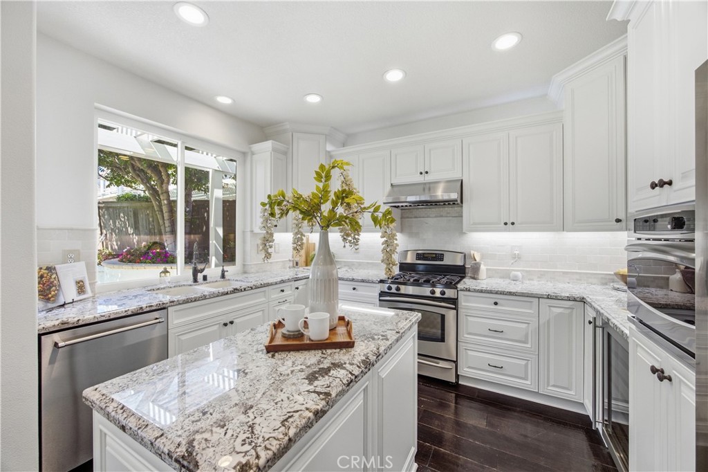 Kitchen - 15 Key Largo, Aliso Viejo CA 92656 - photo 9