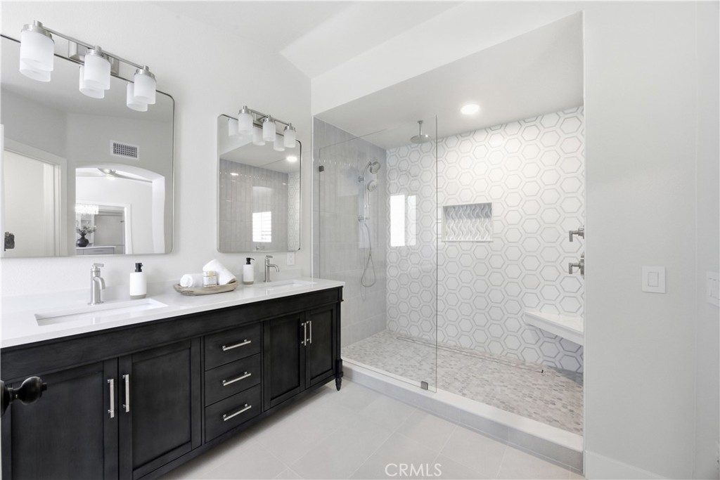 New Primary Walk in shower - 15 Key Largo, Aliso Viejo CA 92656 - photo 20