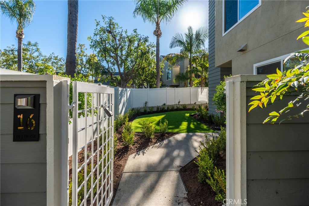 Private gated entrance & yard - 16 Hillrose, Aliso Viejo CA 92656 - photo 1