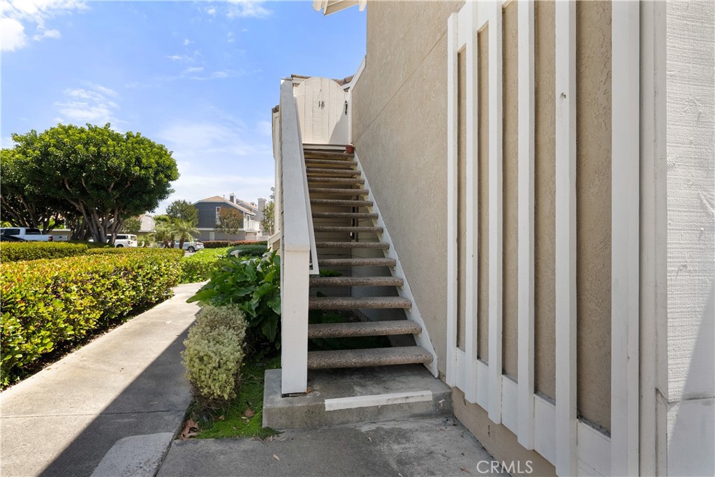 18 Laurel, Aliso Viejo CA 92656 - photo 2