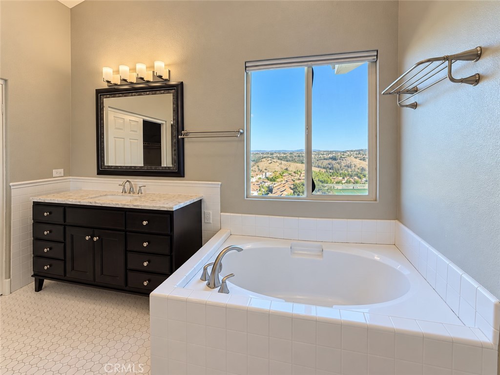 18 Lyon, Aliso Viejo CA 92656 - photo 5