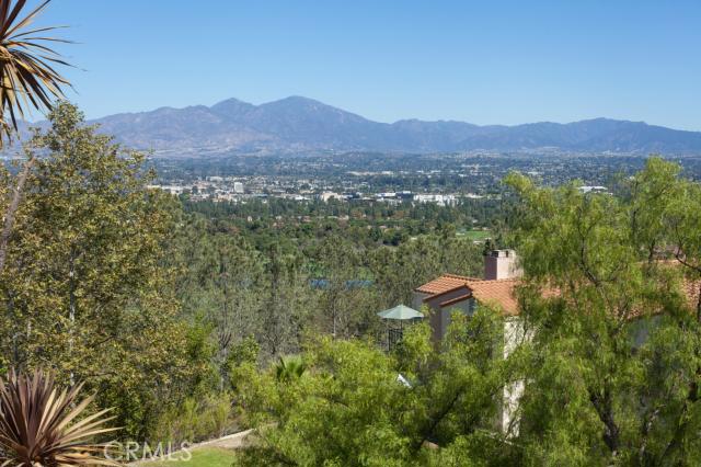 Welcome to 19 Raven. Nestled in the hills of Aliso Viejo above Aliso Viejo Golf Course. - 19 Raven Lane, Aliso Viejo CA 92656 - photo 1