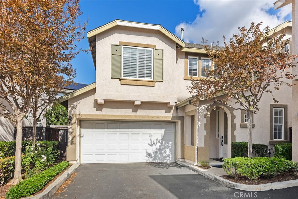 2 Car Driveway, corner lot in cul-de-sac - 22 Rue Du Chateau, Aliso Viejo CA 92656 - photo 1