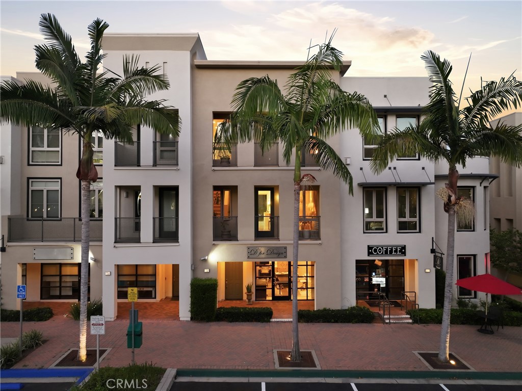 Elegantly designed arcade of Vantis Live/Work homes. Next door to popular coffee shop for maximum exposure. - 23 Vantis, Aliso Viejo CA 92656 - photo 2
