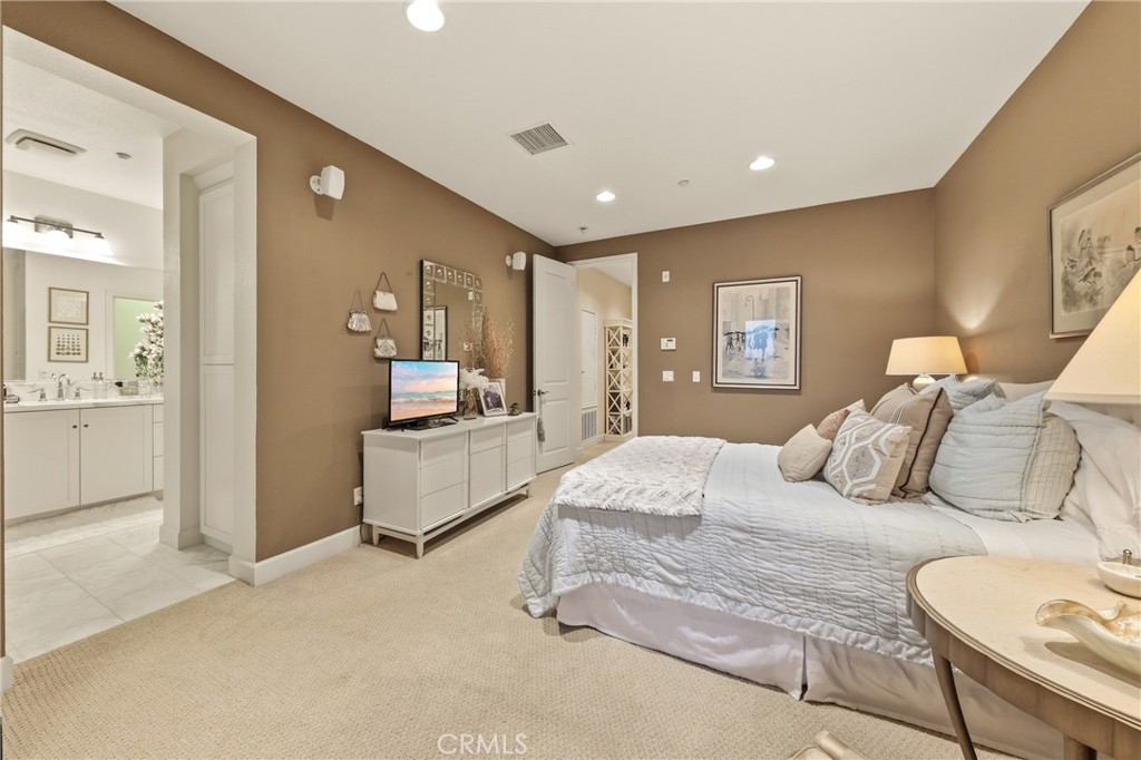This is a queen size bed. Seems tiny, right? - 23 Vantis, Aliso Viejo CA 92656 - photo 27