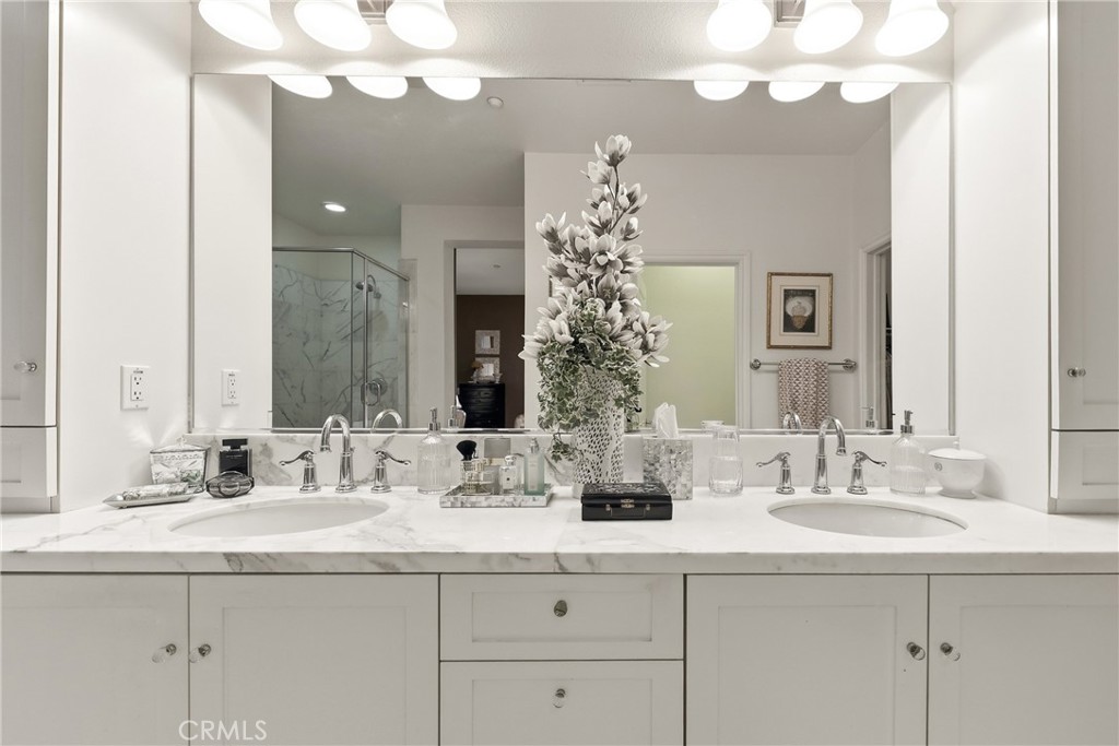 The en suite bathroom feels like a 5 star hotel - 23 Vantis, Aliso Viejo CA 92656 - photo 28