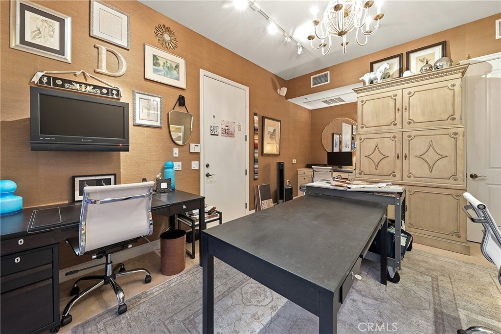 Track task lighting will keep you focused (probably) - 23 Vantis, Aliso Viejo CA 92656 - photo 41