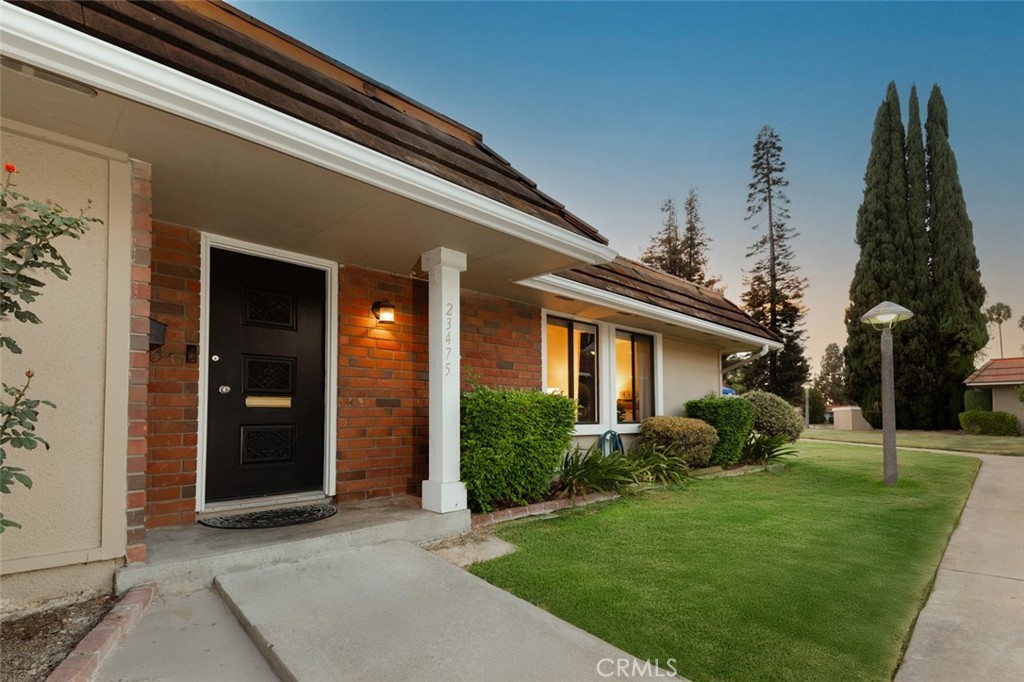 23475 Los Grandes, Aliso Viejo CA 92656 - photo 2