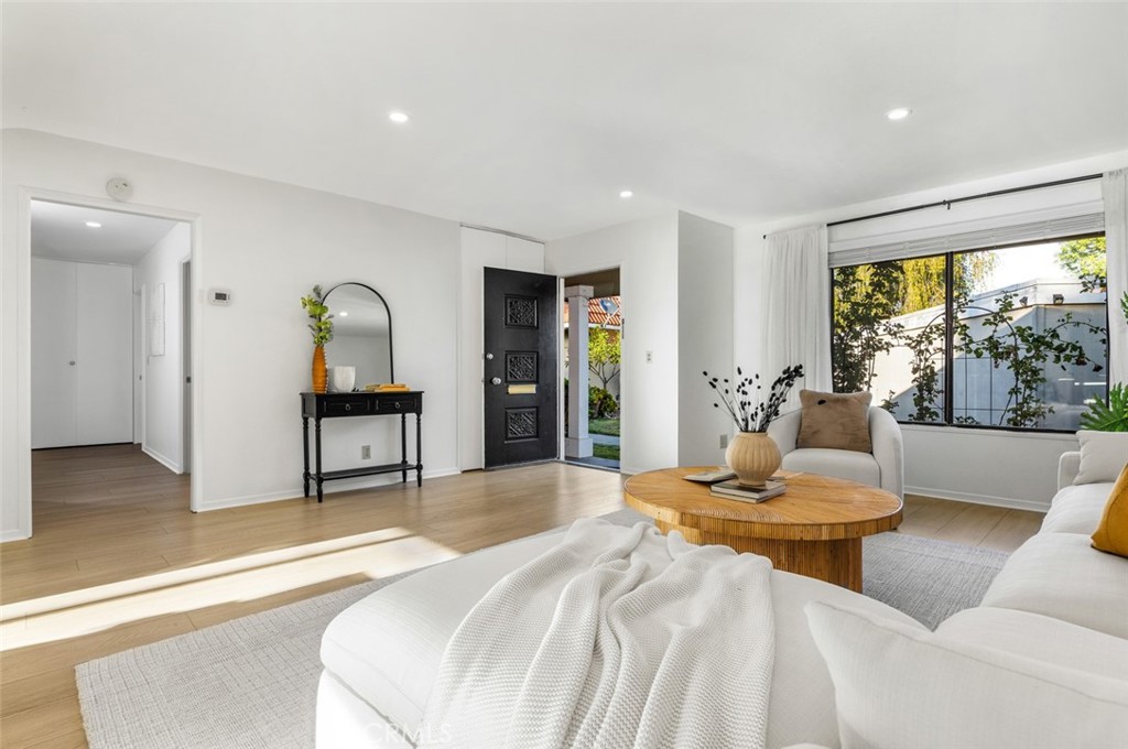 23475 Los Grandes, Aliso Viejo CA 92656 - photo 4