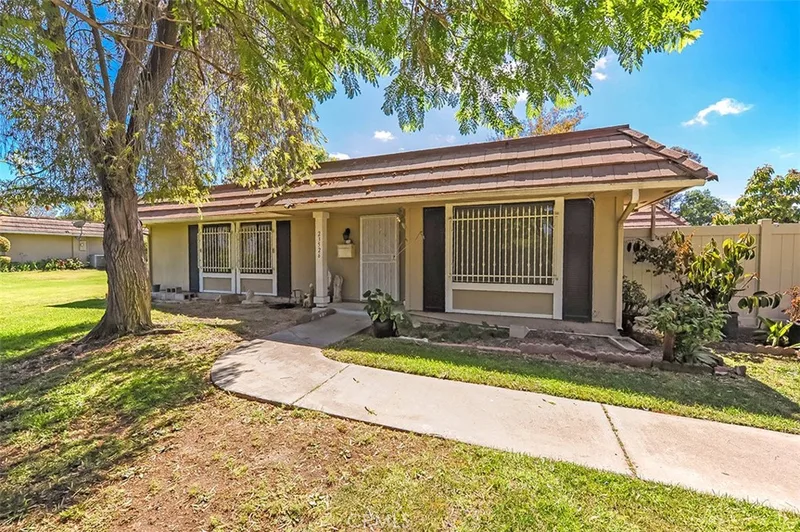 23526 Los Adornos, Aliso Viejo