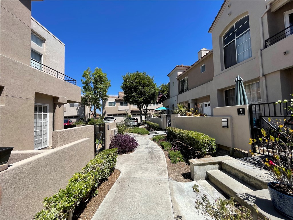 25 Softwind, Aliso Viejo CA 92656 - photo 1