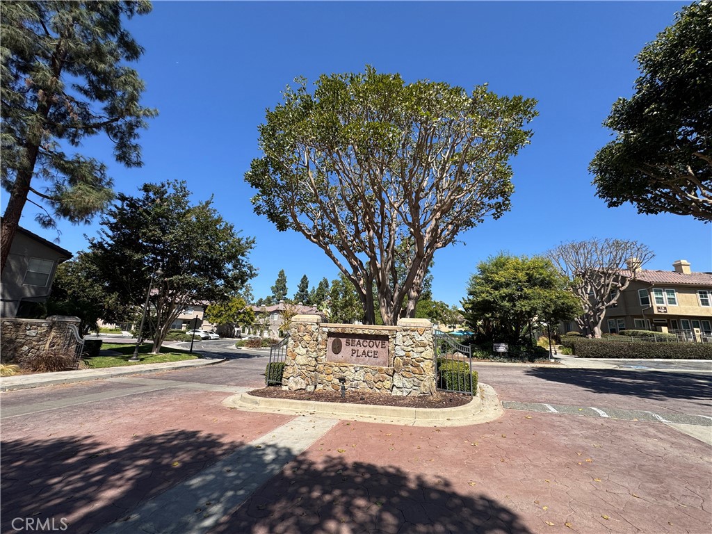 Welcoming entrance to sought-after Seacove Place — a quiet, gated community near the coast. - 29 Waxwing, Aliso Viejo CA 92656 - photo 32
