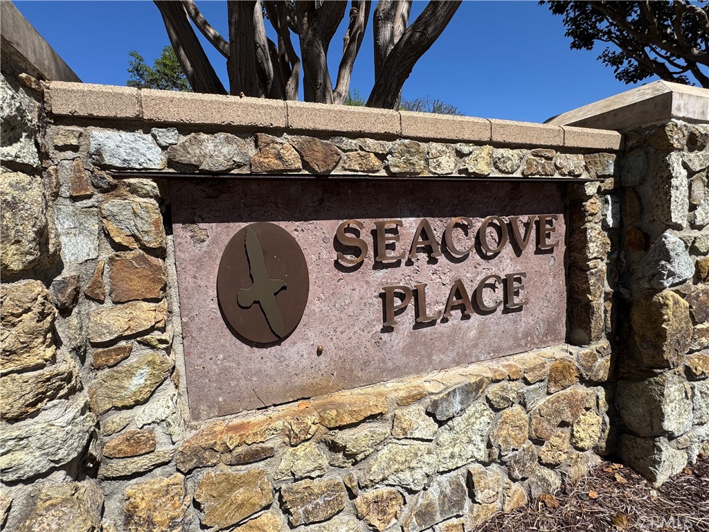 Welcoming entrance to sought-after Seacove Place — a quiet, gated community near the coast. - 29 Waxwing, Aliso Viejo CA 92656 - photo 35