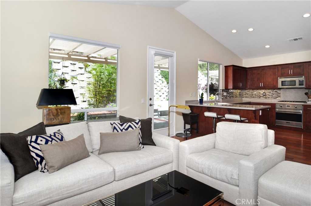 Enjoy the open floor plan. - 31 Colony Way, Aliso Viejo CA 92656 - photo 1