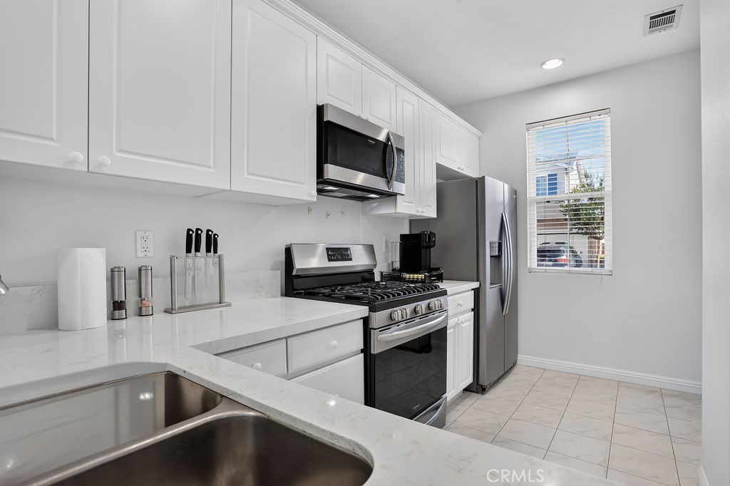 34 Rue Du Chateau, Aliso Viejo CA 92656 - photo 9