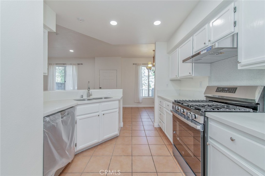 35 Coronado Cay, Aliso Viejo CA 92656 - photo 2