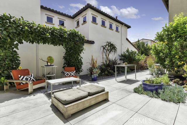 Spacious outdoor entertaining area features Rogers Gardens' landscaping! - 35 Coronel, Aliso Viejo CA 92656 - photo 1