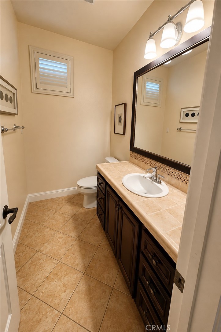 Main Level Bathroom - 37 Rincon Way, Aliso Viejo CA 92656 - photo 16