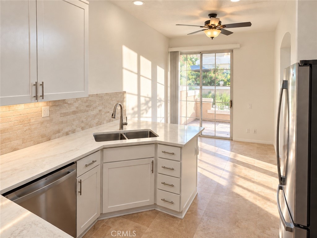 Kitchen and Breakfast Nook - 5 Opera, Aliso Viejo CA 92656 - photo 4