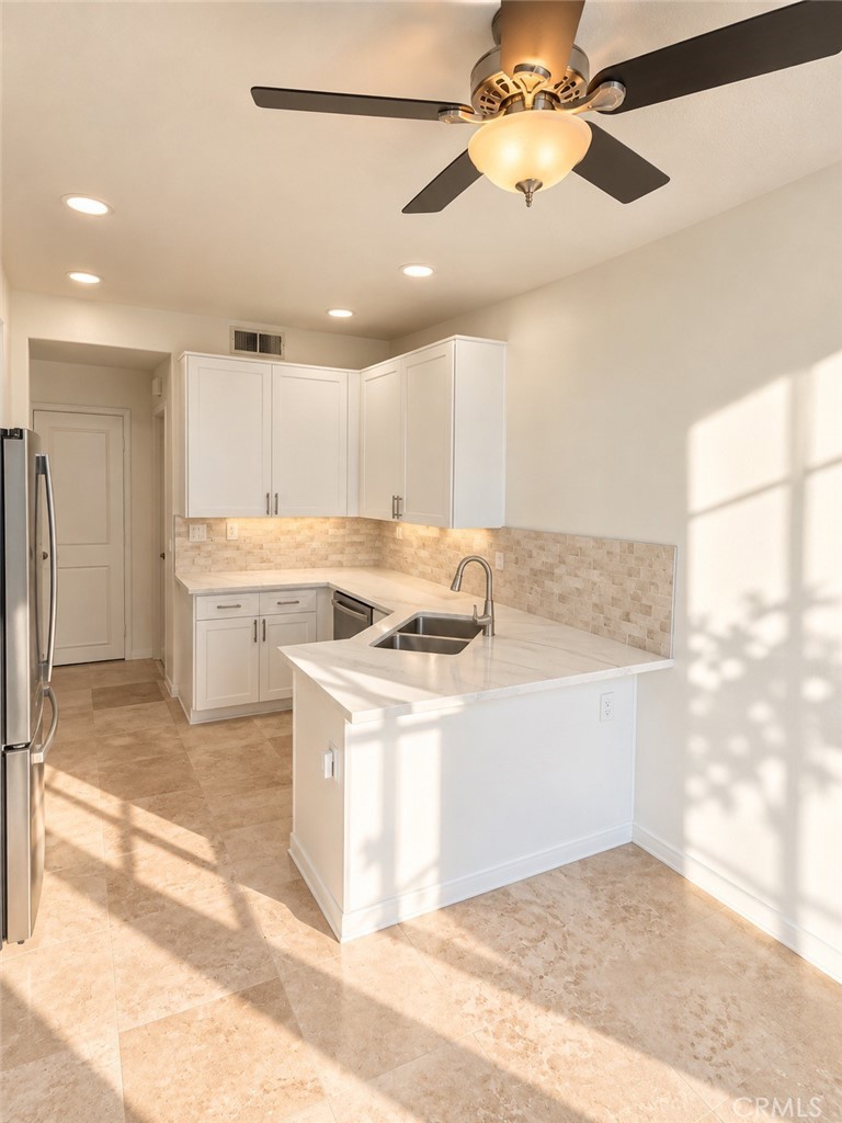Kitchen and Breakfast Nook - 5 Opera, Aliso Viejo CA 92656 - photo 6