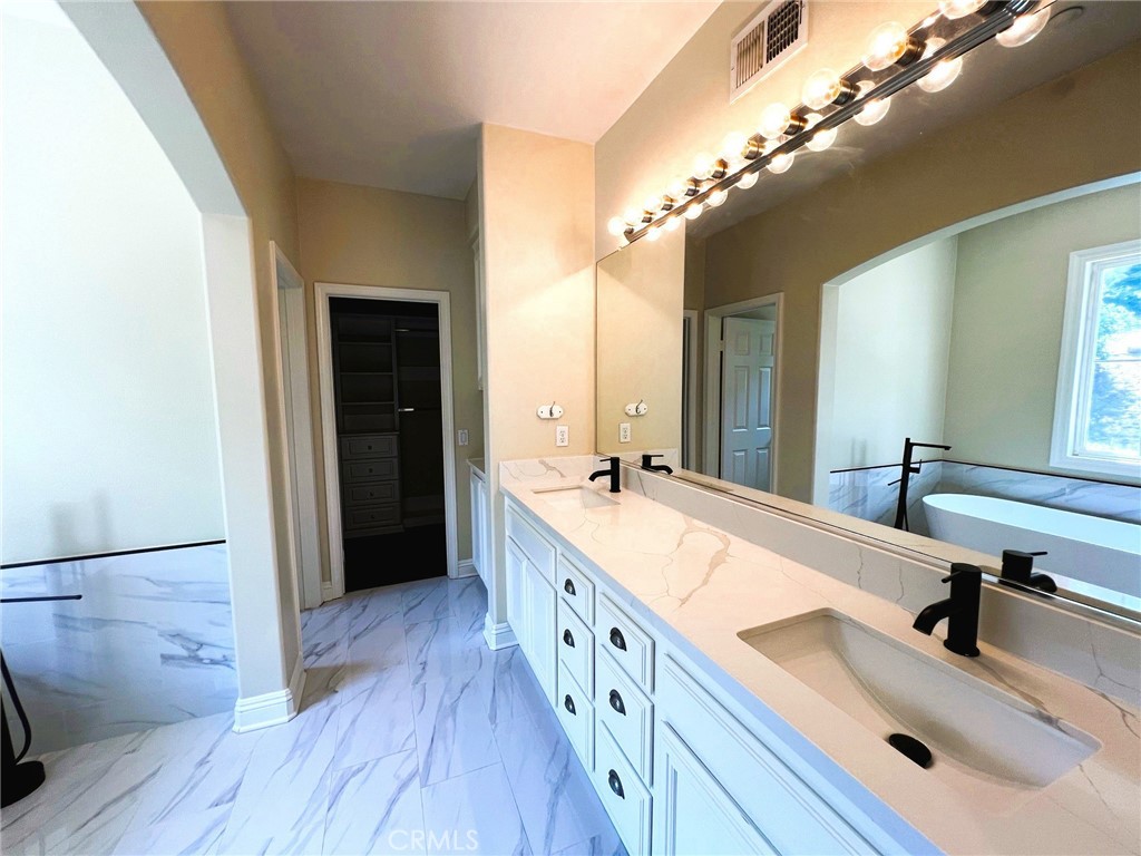 master bathroom - 50 Lyon Ridge, Aliso Viejo CA 92656 - photo 17