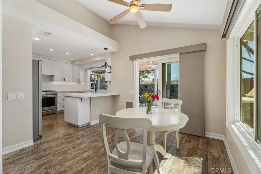 Breakfast Nook - 6 Briarglenn, Aliso Viejo CA 92656 - photo 8