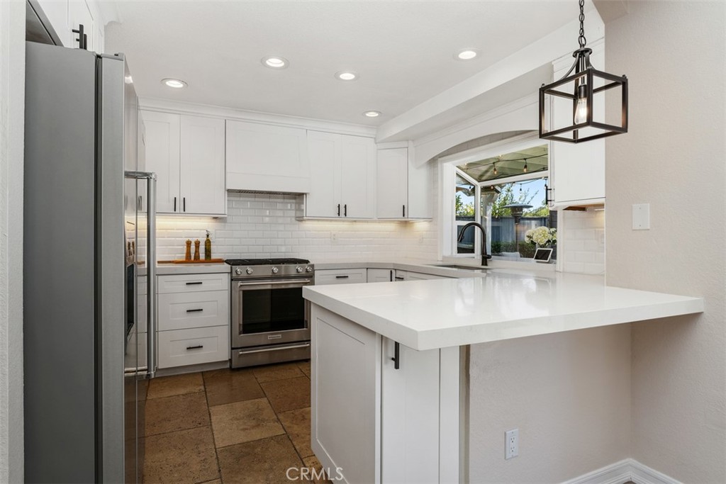 Kitchen - 6 Briarglenn, Aliso Viejo CA 92656 - photo 12