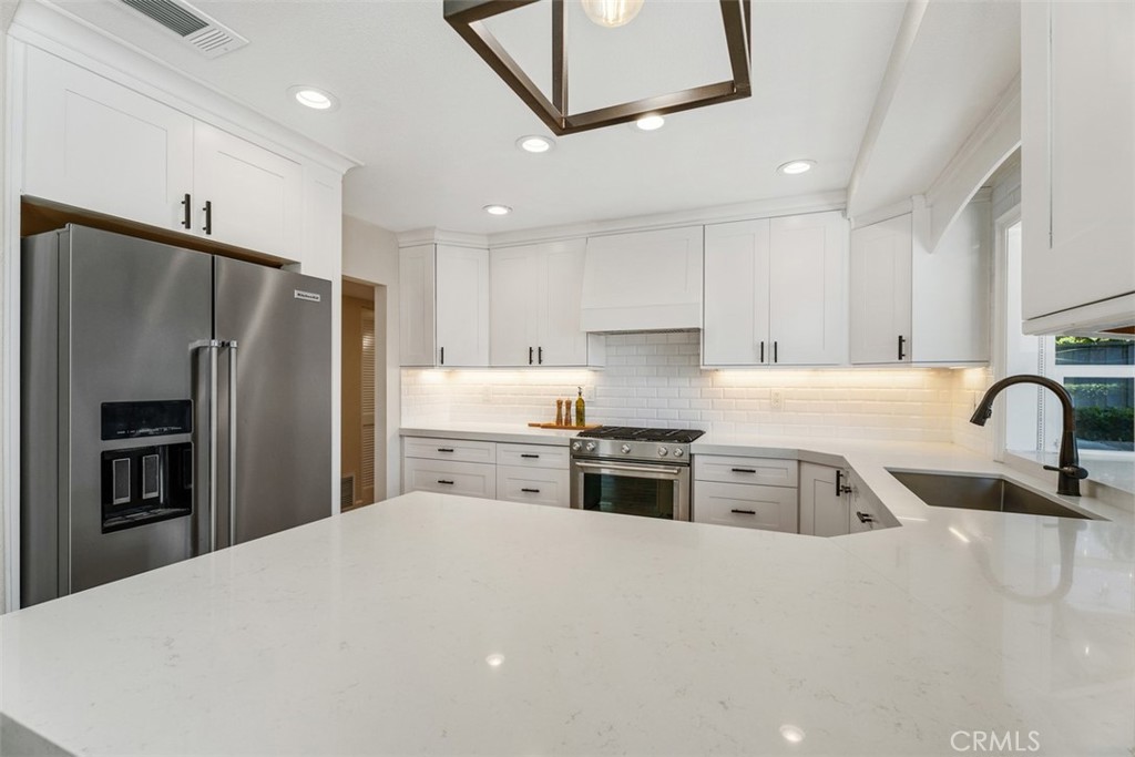 Kitchen - 6 Briarglenn, Aliso Viejo CA 92656 - photo 13
