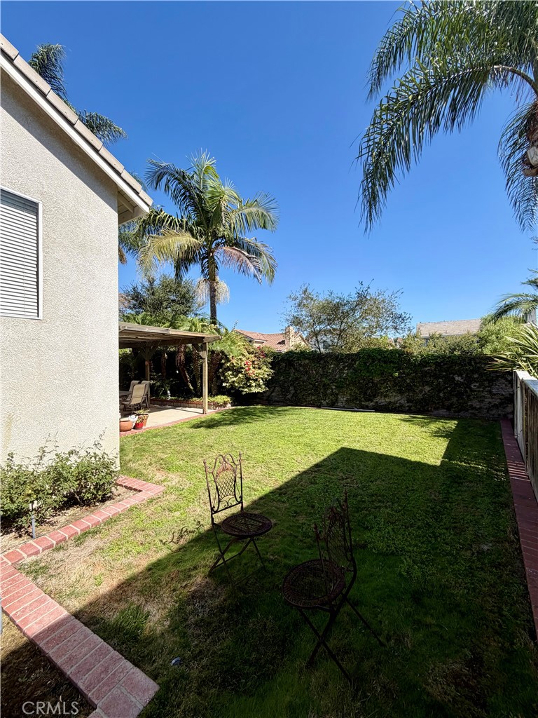 Room to play, garden, or simply enjoy the outdoors - 6 Mallorn, Aliso Viejo CA 92656 - photo 11