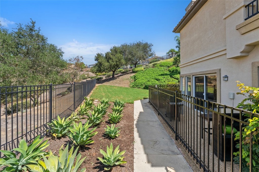 65 Vellisimo, Aliso Viejo CA 92656 - photo 15