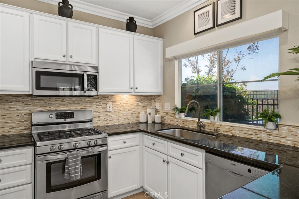65 Vellisimo, Aliso Viejo CA 92656 - photo 26