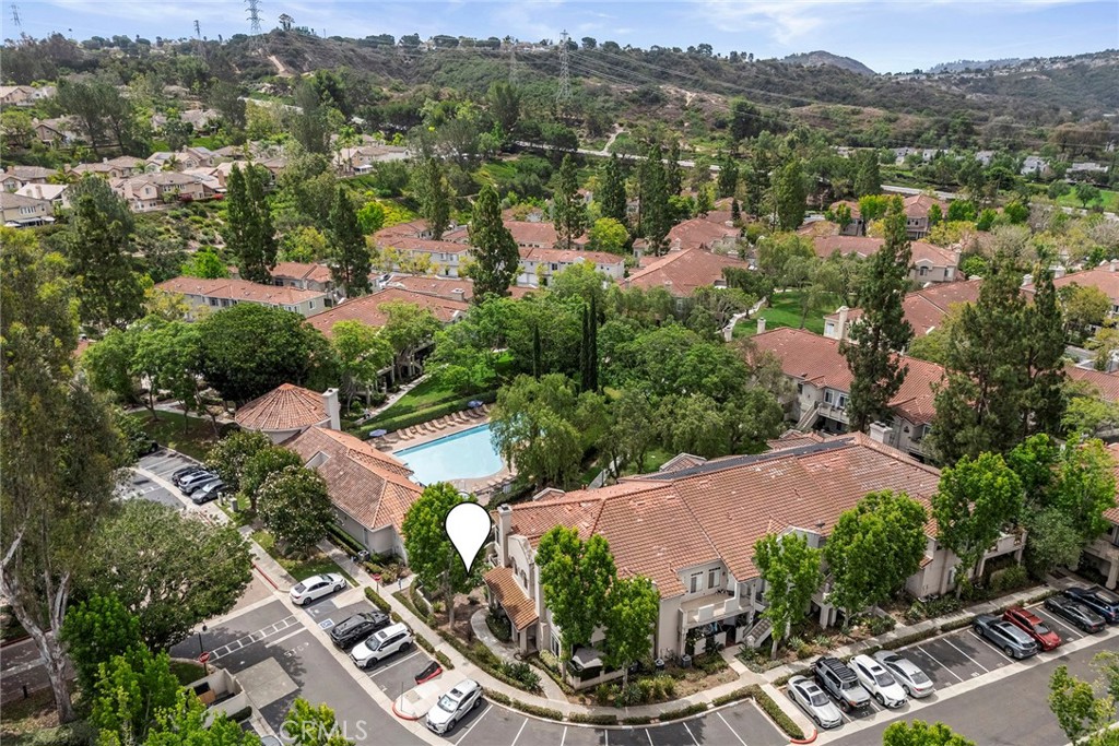 Perfectly positioned in one of the community's most desirable locations, this private end-unit is just steps from the sp - 66 Cinnamon Teal, Aliso Viejo CA 92656 - photo 4