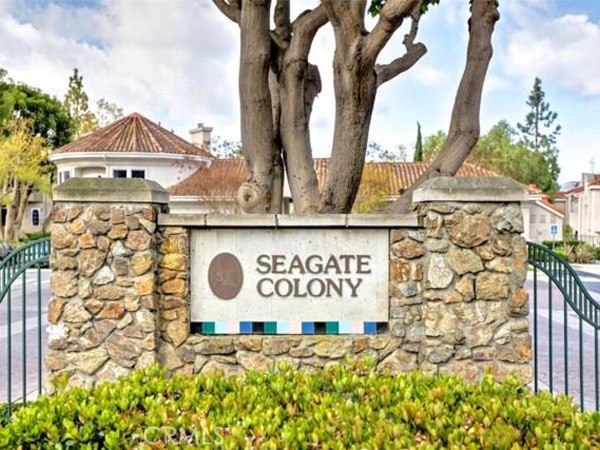 Located in the desirable Seagate Colony community, residents enjoy a sparkling pool, beautifully maintained grounds, and - 66 Cinnamon Teal, Aliso Viejo CA 92656 - photo 32