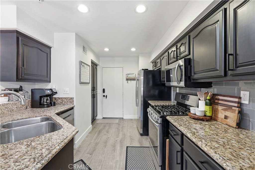 7 Coronado Cay, Aliso Viejo CA 92656 - photo 11