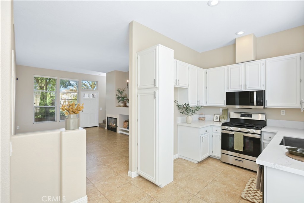 Welcome home for the holidays - 1062 S Romano Court, Anaheim Hills CA 92808 - photo 1