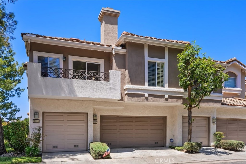 Far left, end-unit - 1089 S Daybreak Court, Anaheim Hills CA 92808 - photo 1