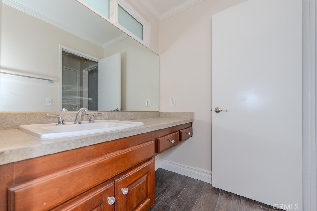 Downstairs​​‌​​​​‌​​‌‌​​‌‌​​‌‌​​‌​​​‌‌​‌​​​​‌‌​‌​​ full-bathroom. - 4711 E Fairfield Street, Anaheim Hills CA 92807 - photo 8
