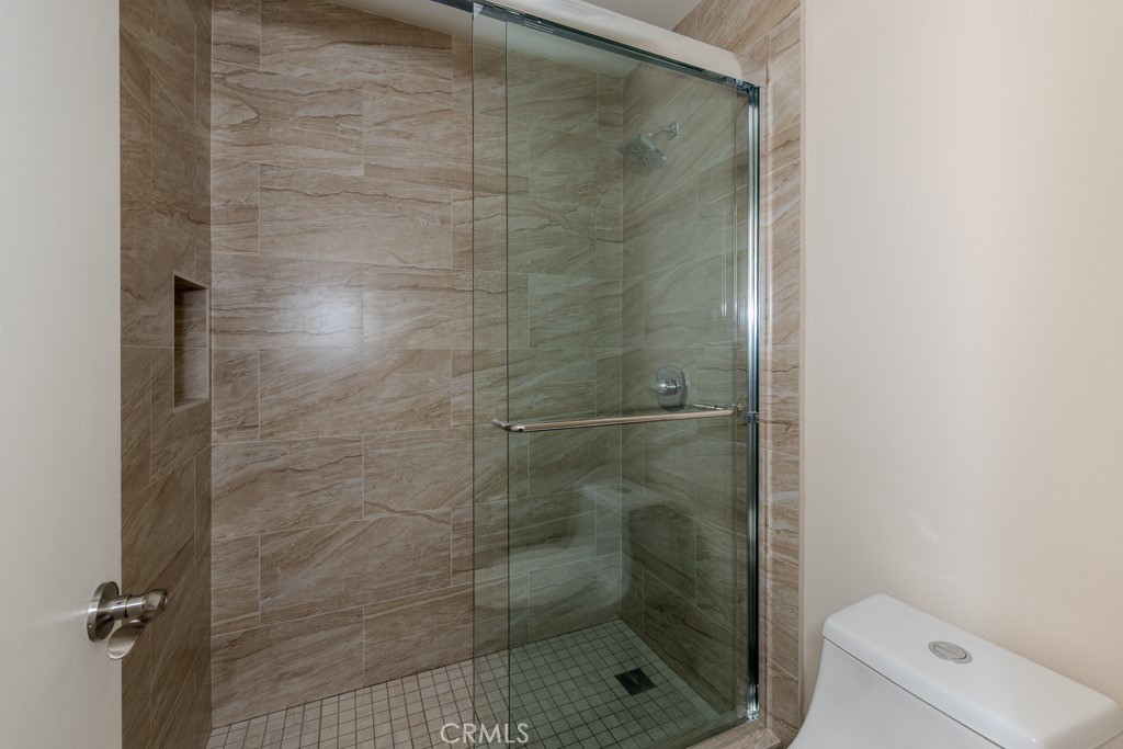 Downstairs full-bathroom. - 4711 E Fairfield Street, Anaheim Hills CA 92807 - photo 9