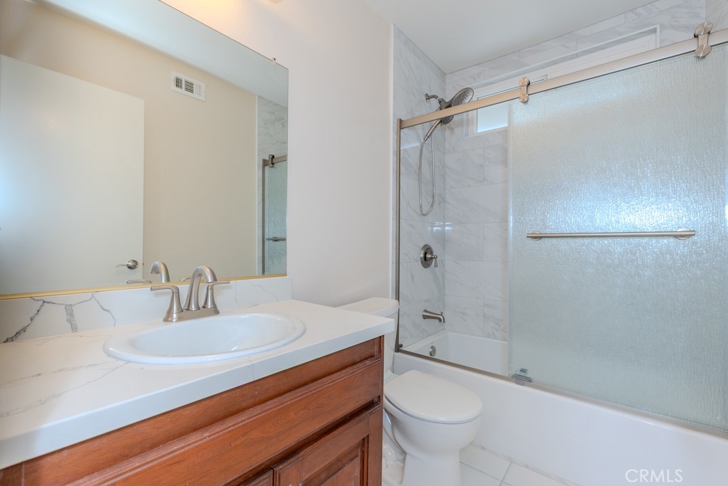Upstairs ensuite. - 4711 E Fairfield Street, Anaheim Hills CA 92807 - photo 34