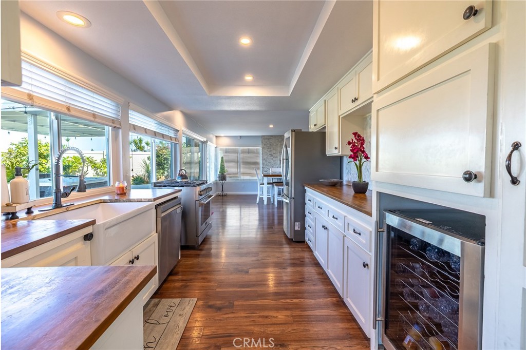 Great Chef's Kitchen with Butcher Block counters - 5217 E Rolling Hills Drive, Anaheim Hills CA 92807 - photo 17