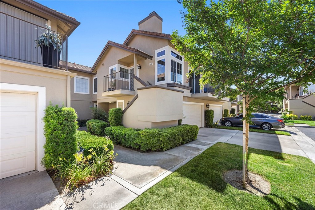 Private, end unit - 540 S Hollydale Lane, Anaheim Hills CA 92808 - photo 1